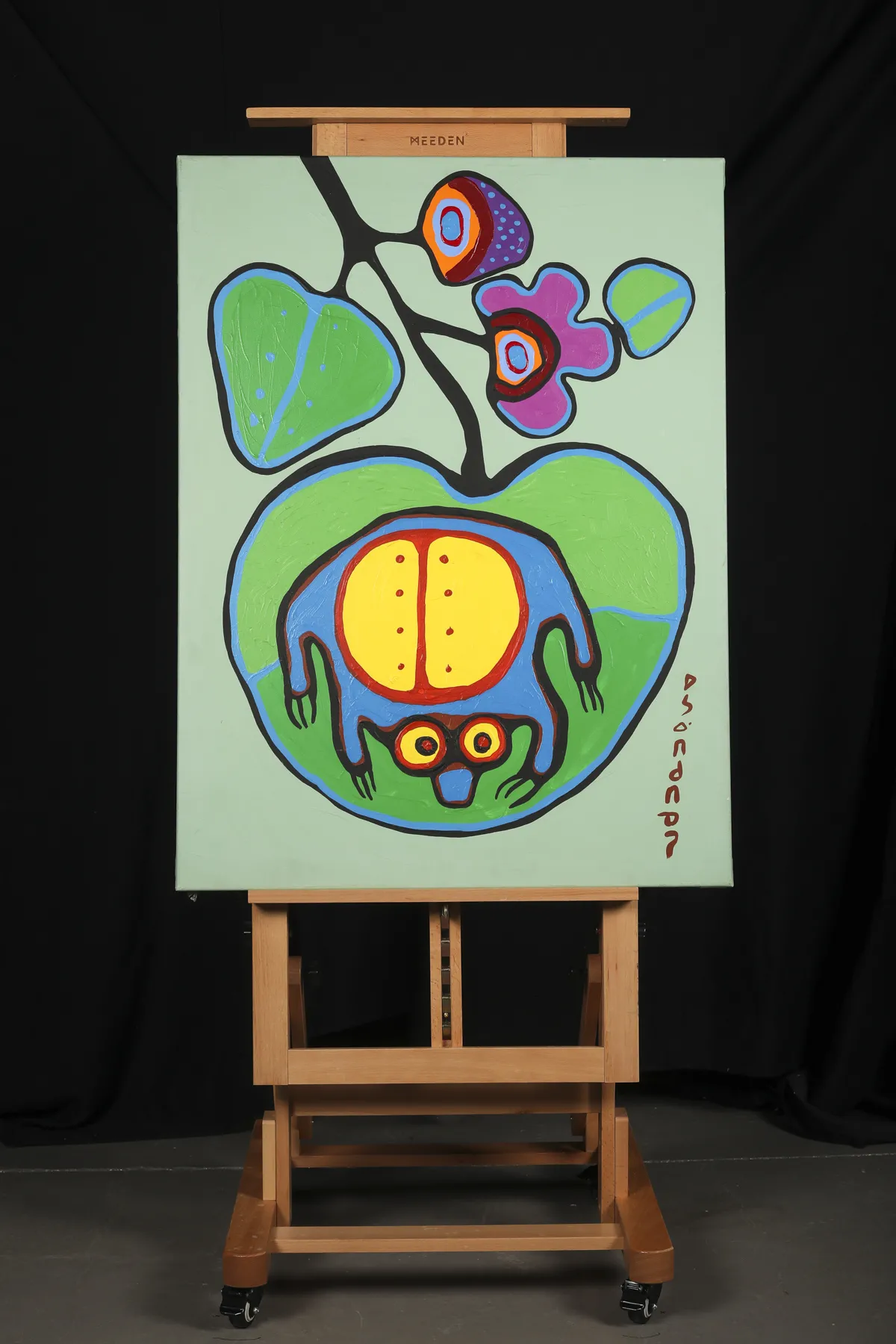 Apple with Frog Design